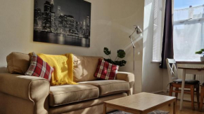 Spacious 1 Br Near Lincoln City Centre Amenities